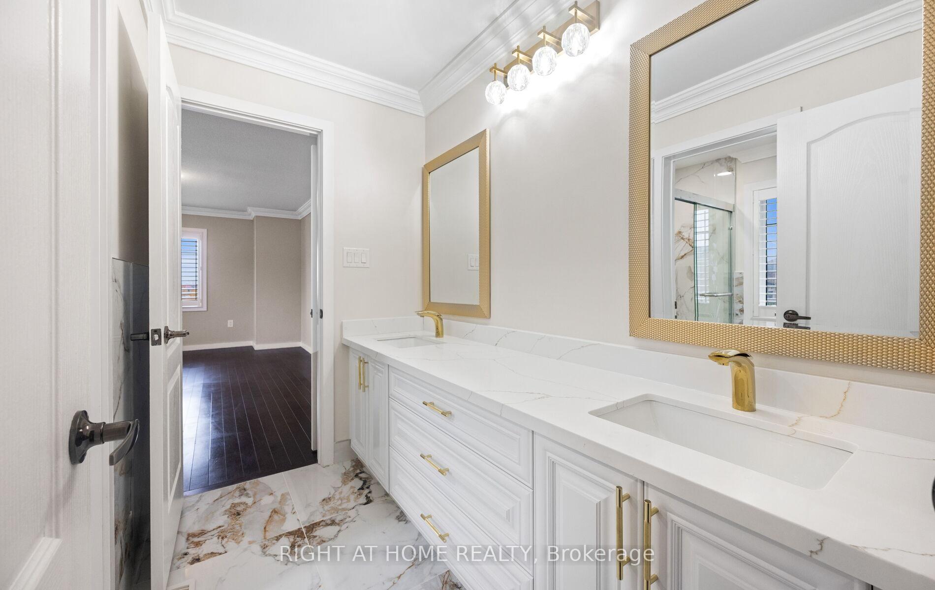 Photo 26 of 404 Queen Mary Drive, Brampton, Northwest Brampton — HOMEH