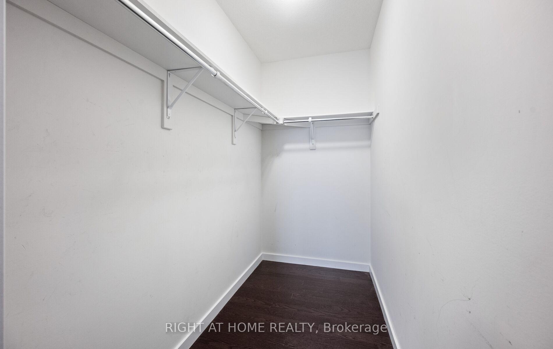 Photo 32 of 404 Queen Mary Drive, Brampton, Northwest Brampton — HOMEH