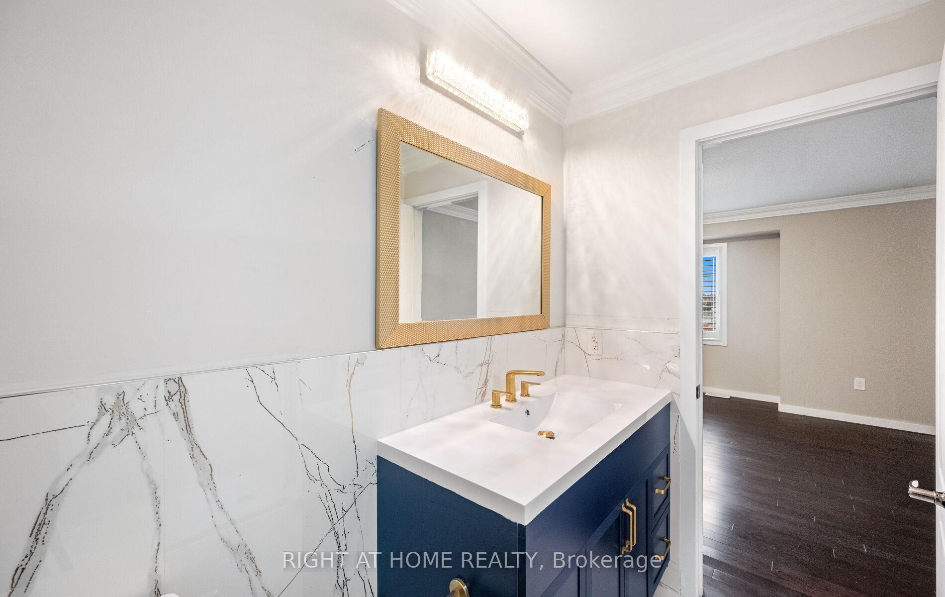 Photo 34 of 404 Queen Mary Drive, Brampton, Northwest Brampton — HOMEH