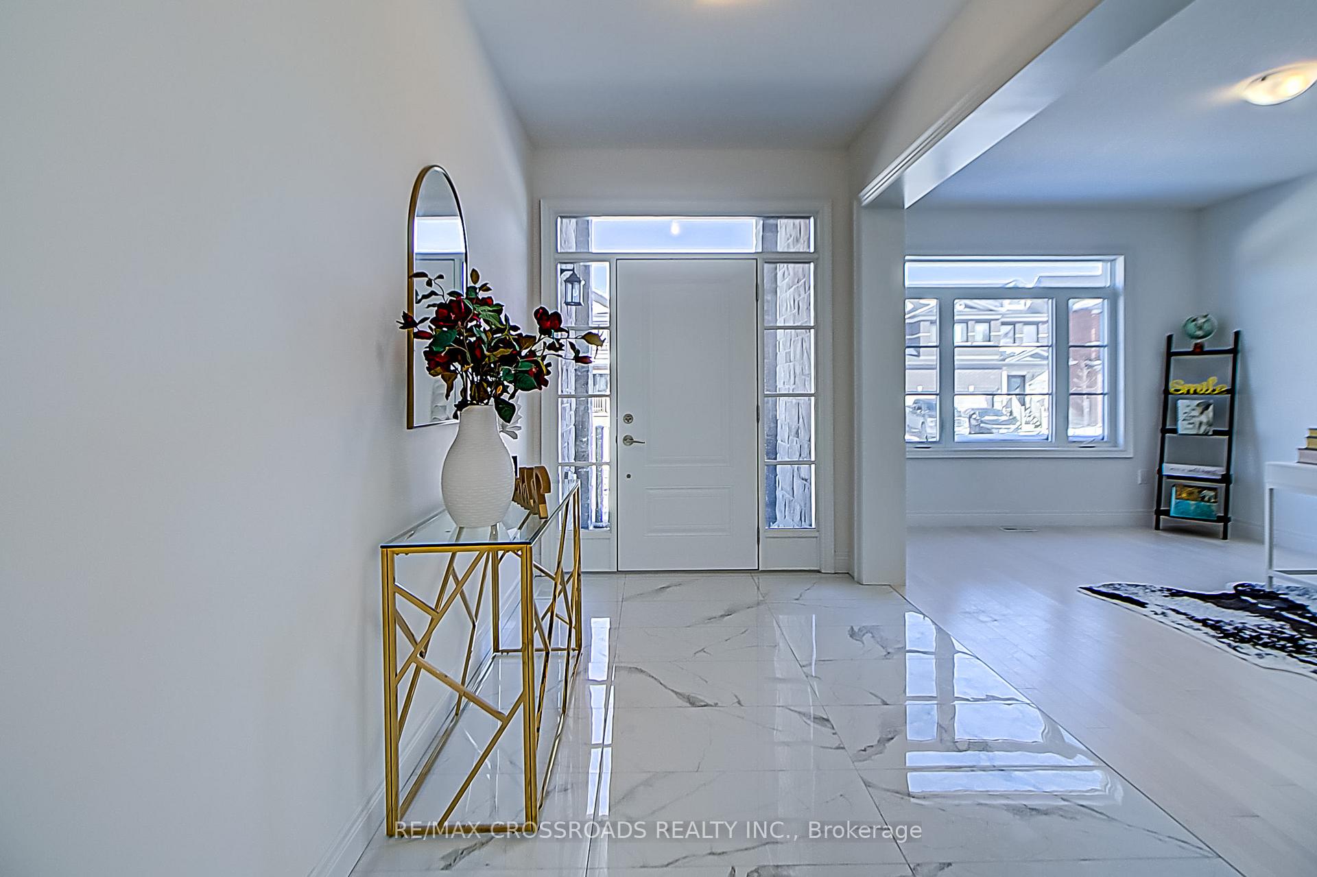 Photo 2 of 33 MacAlister Boulevard, Guelph, Kortright East — HOMEH