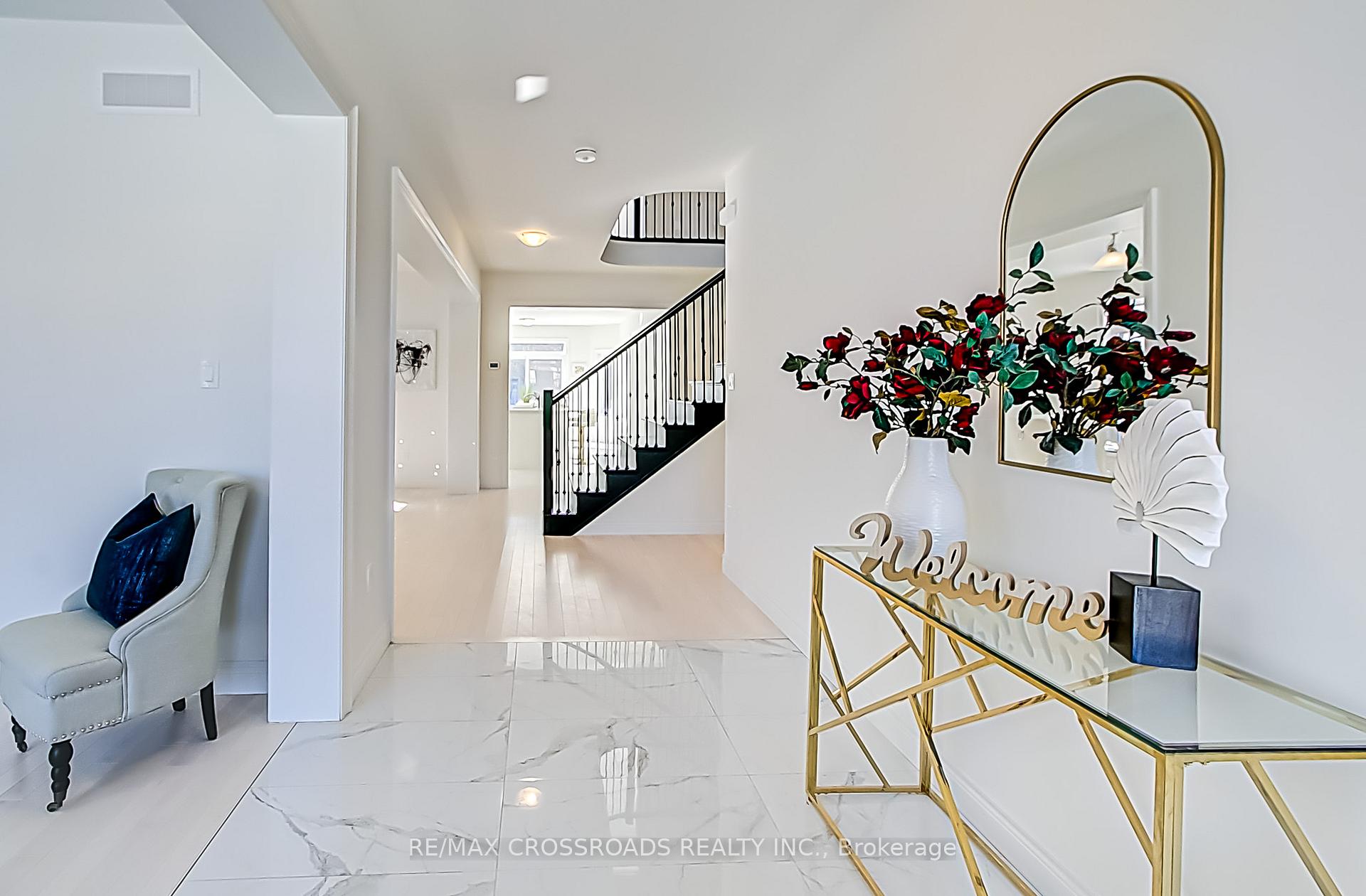 Photo 4 of 33 MacAlister Boulevard, Guelph, Kortright East — HOMEH