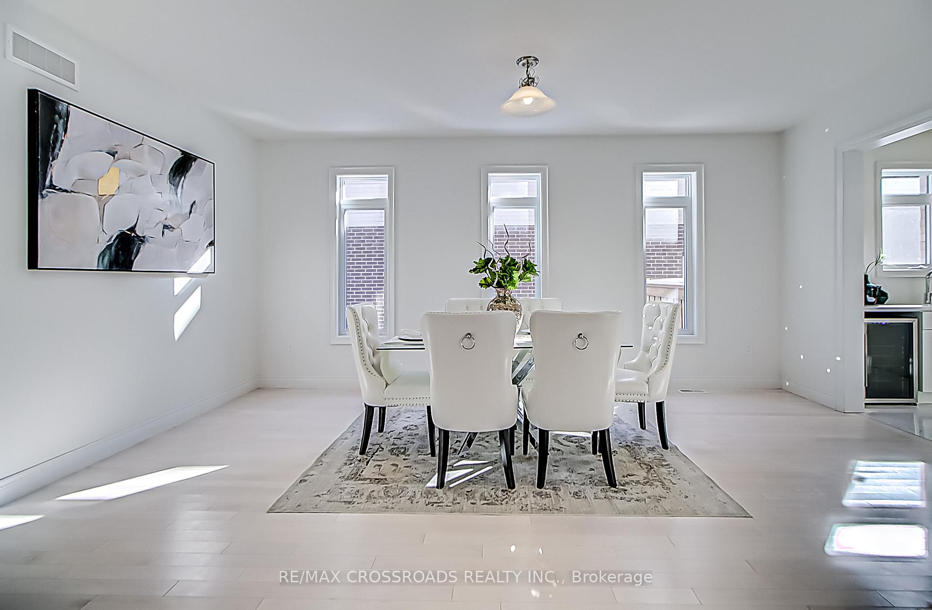 Photo 8 of 33 MacAlister Boulevard, Guelph, Kortright East — HOMEH