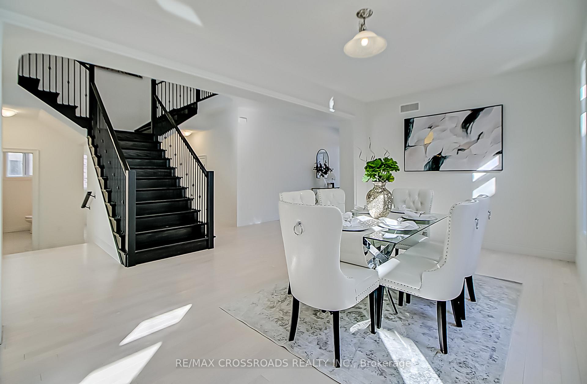 Photo 9 of 33 MacAlister Boulevard, Guelph, Kortright East — HOMEH