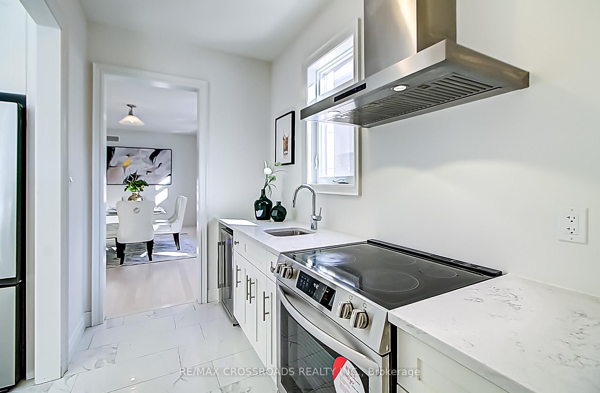 Photo 11 of 33 MacAlister Boulevard, Guelph, Kortright East — HOMEH