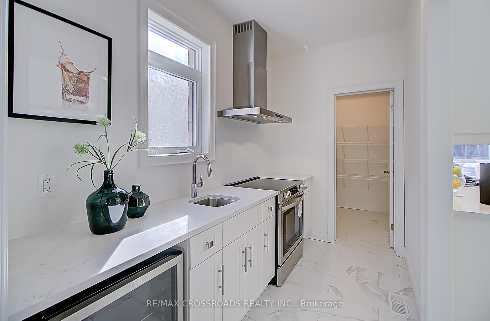 Photo 15 of 33 MacAlister Boulevard, Guelph, Kortright East — HOMEH