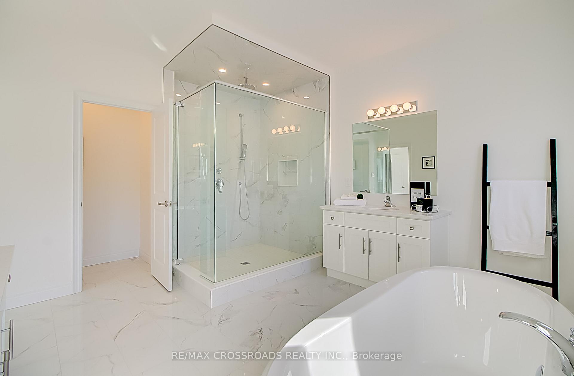 Photo 27 of 33 MacAlister Boulevard, Guelph, Kortright East — HOMEH