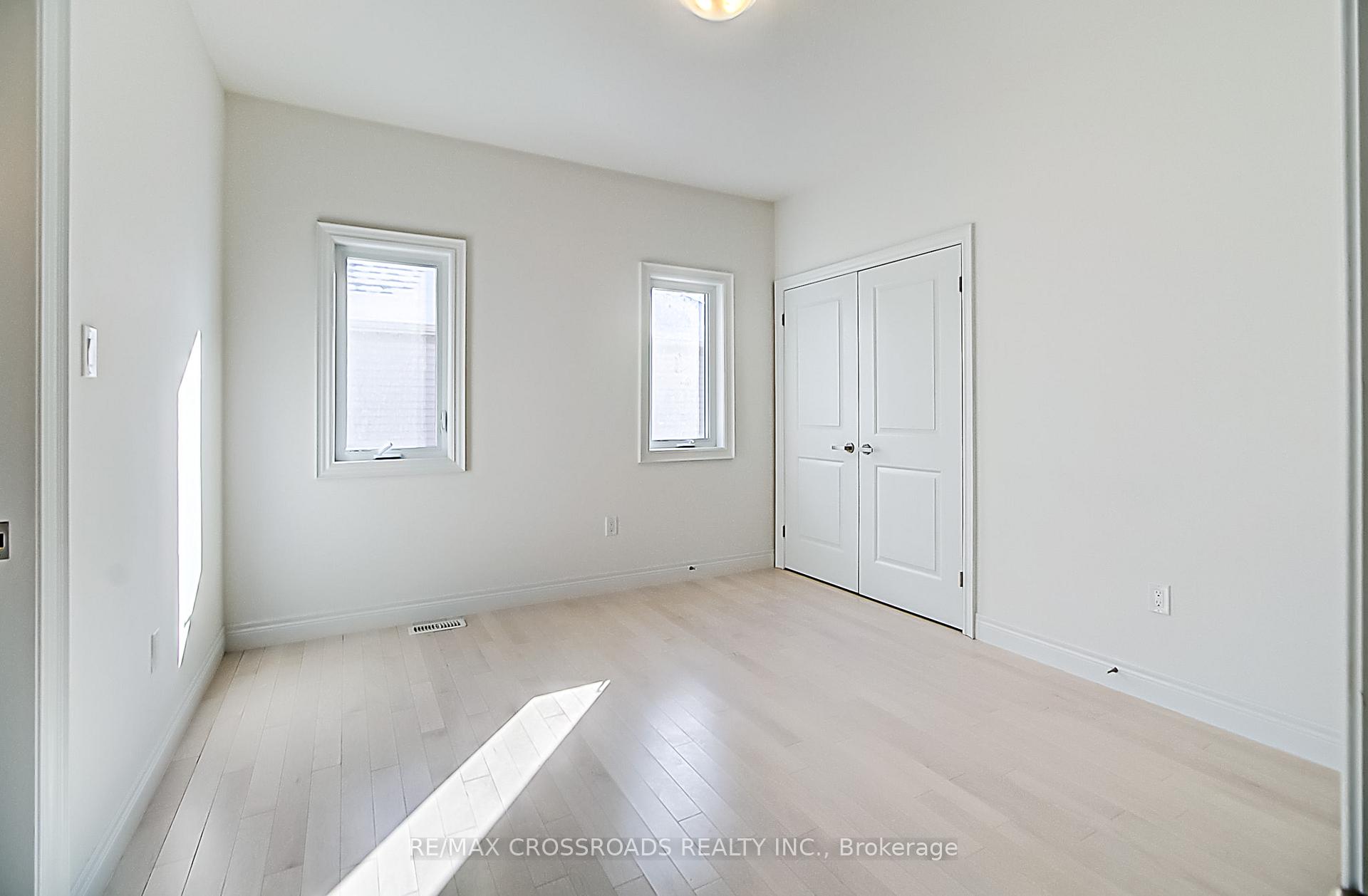 Photo 37 of 33 MacAlister Boulevard, Guelph, Kortright East — HOMEH