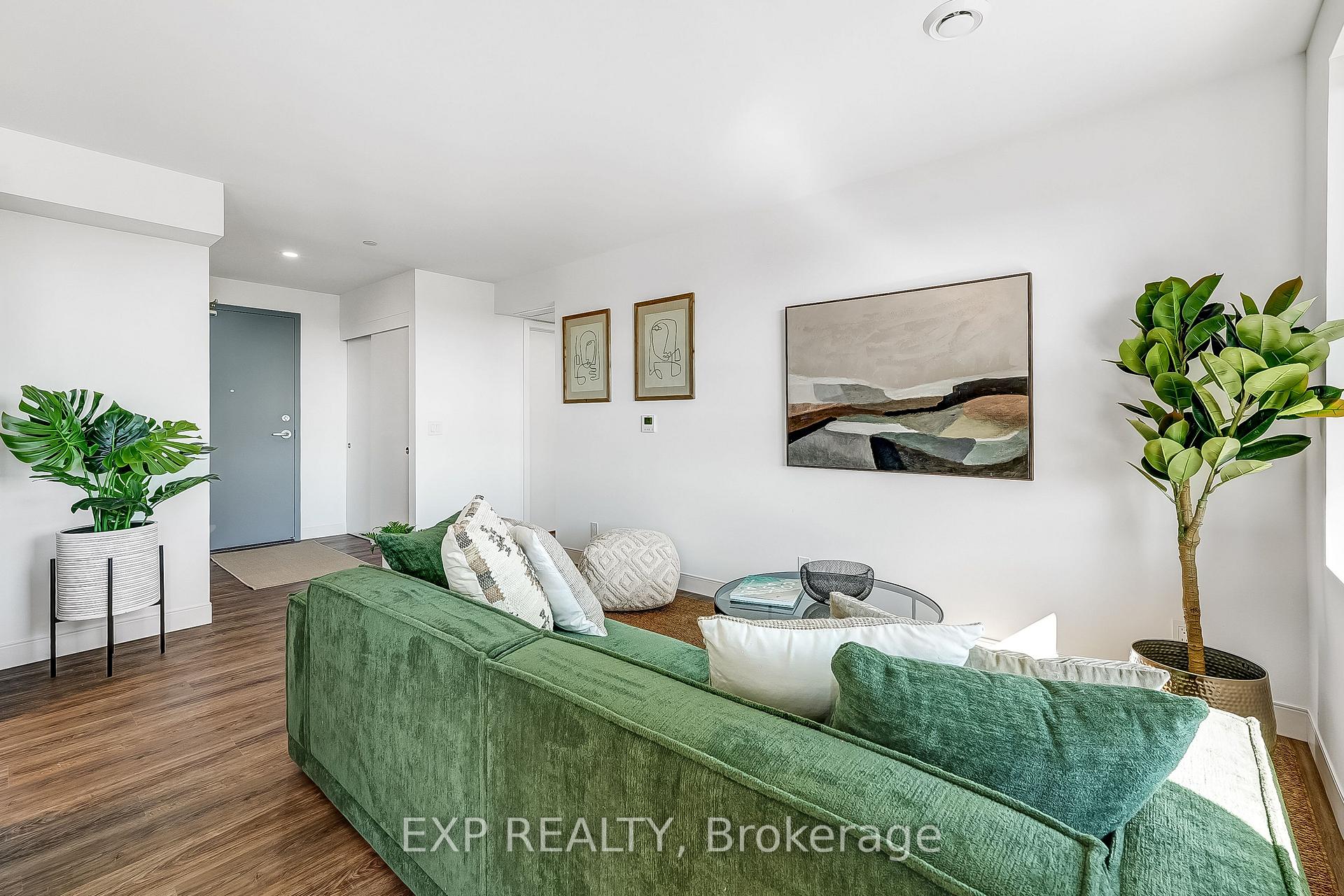 Photo 3 of Unit 411, 100 Manett Crescent, Brampton, Brampton West — HOMEH