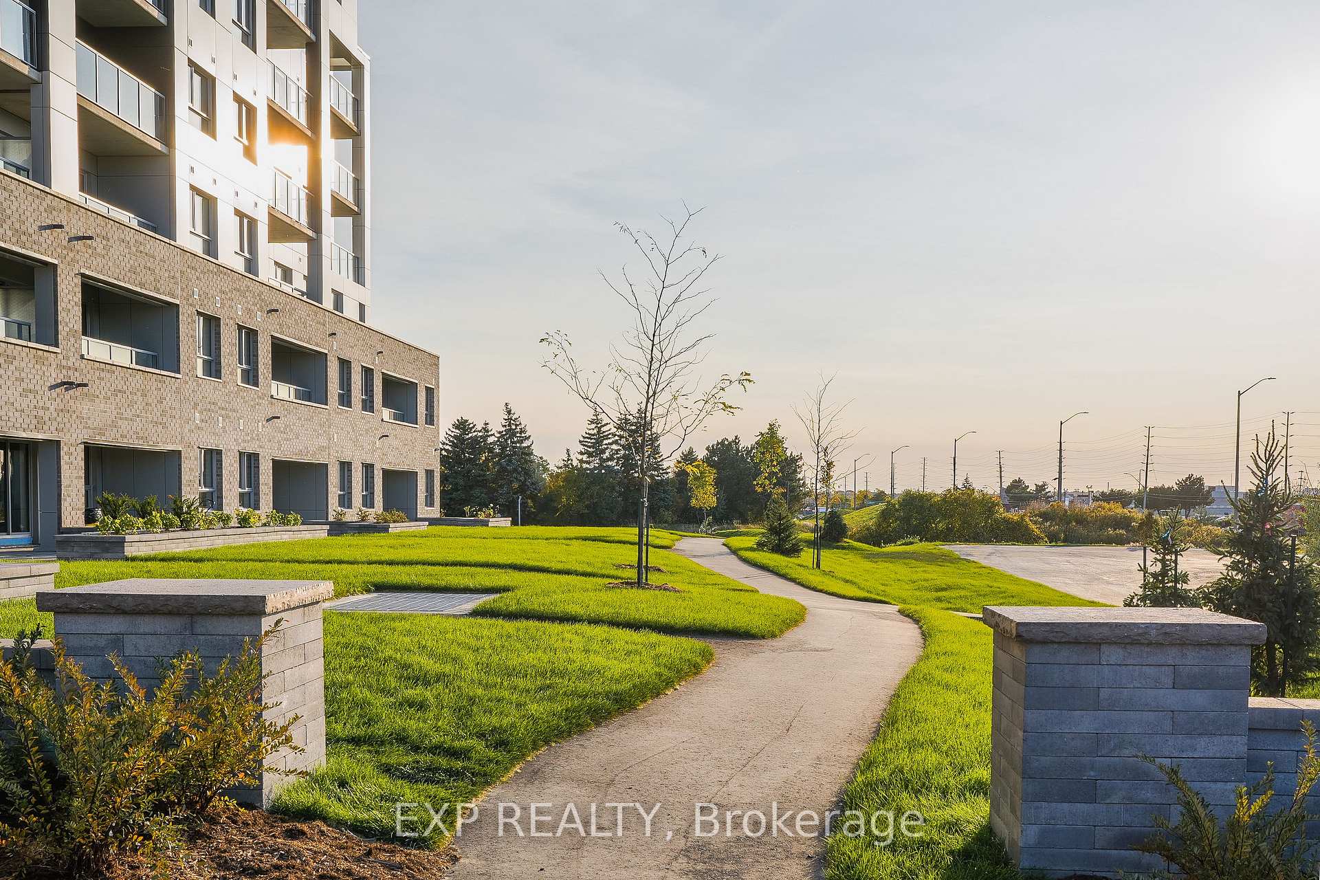 Photo 10 of Unit 411, 100 Manett Crescent, Brampton, Brampton West — HOMEH