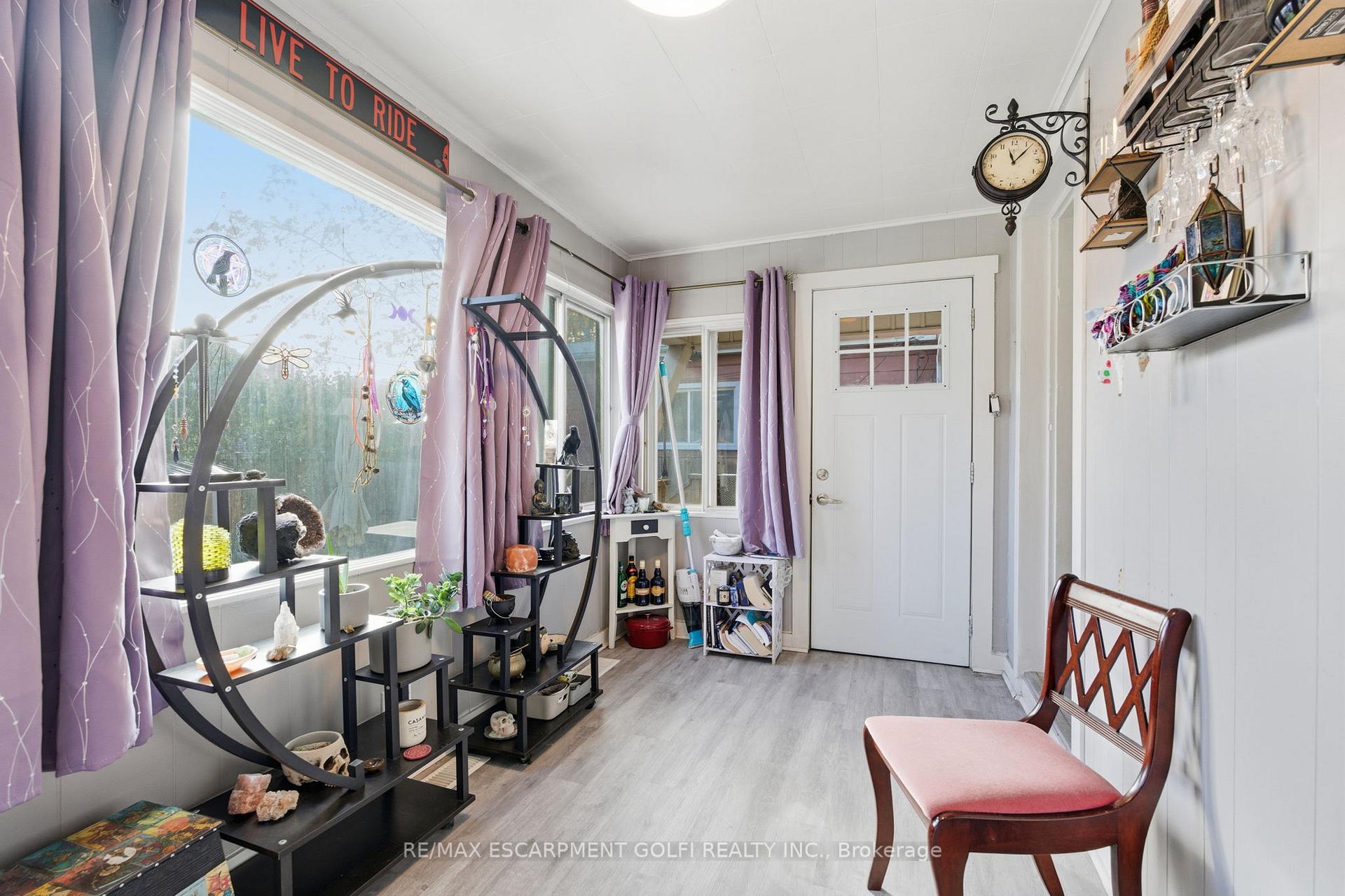 Photo 10 of 30 Cope Street, Hamilton, Homeside — HOMEH