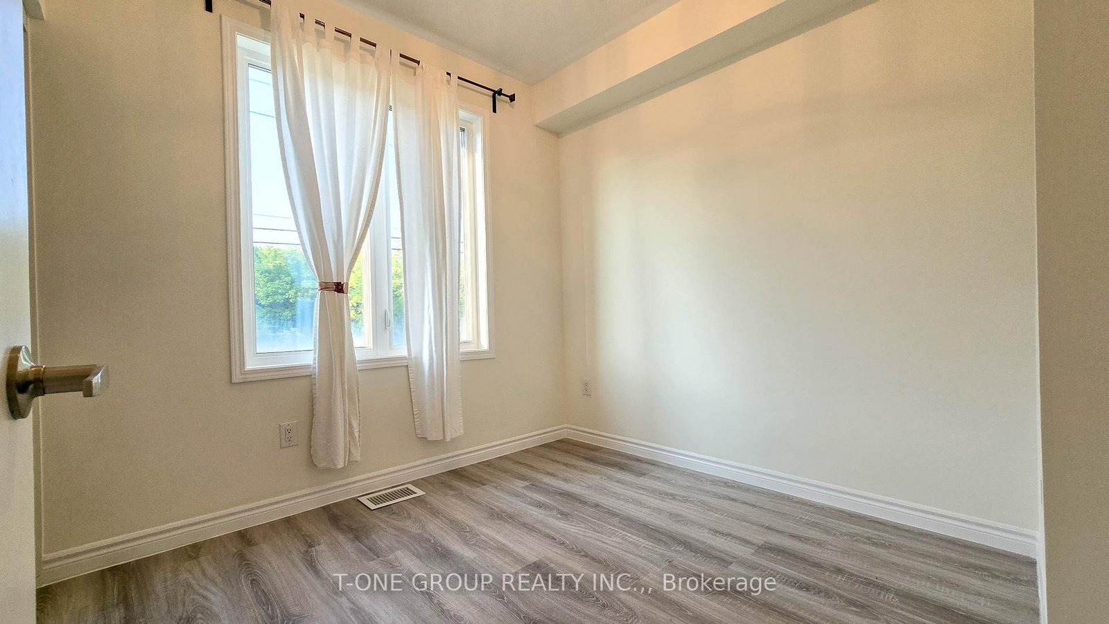 Photo 2 of Unit 408, 1148 Dragonfly Ave, Pickering, Rural Pickering — HOMEH