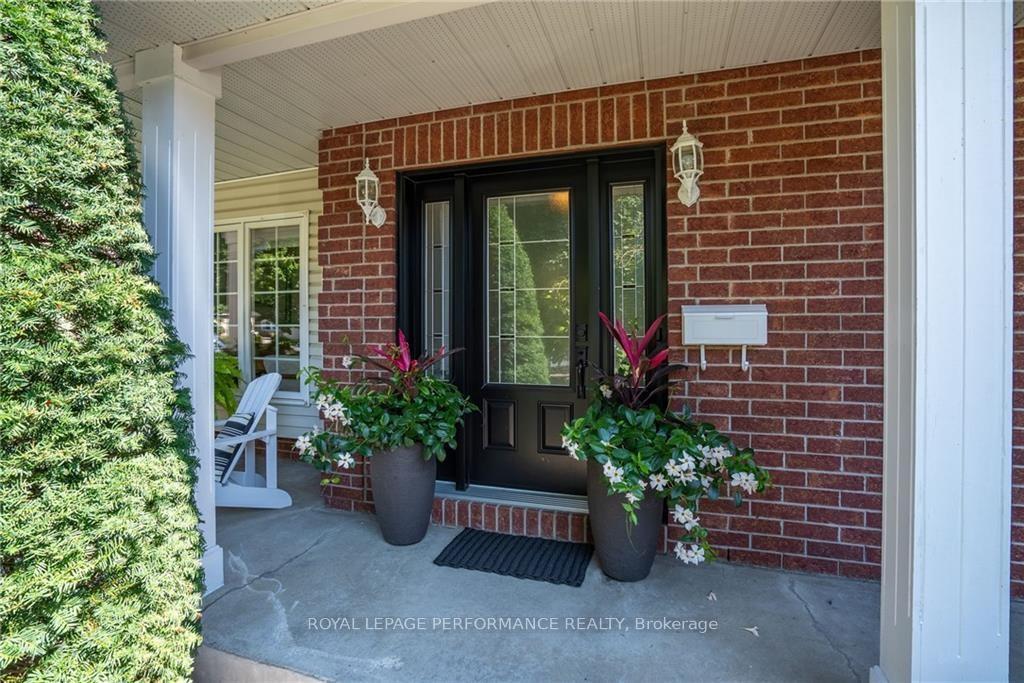Photo 3 of 565 Dean Drive, Cornwall — HOMEH