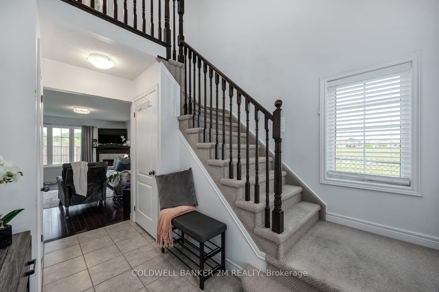 Photo 3 of 142 Daiseyfield Avenue, Clarington, Courtice — HOMEH