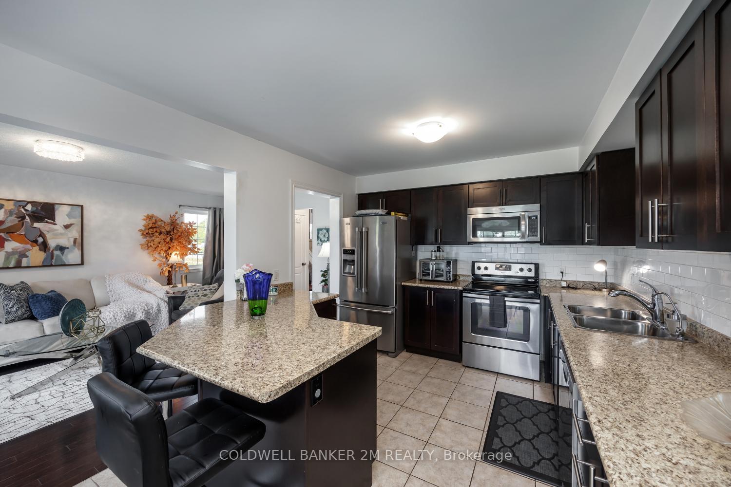 Photo 6 of 142 Daiseyfield Avenue, Clarington, Courtice — HOMEH