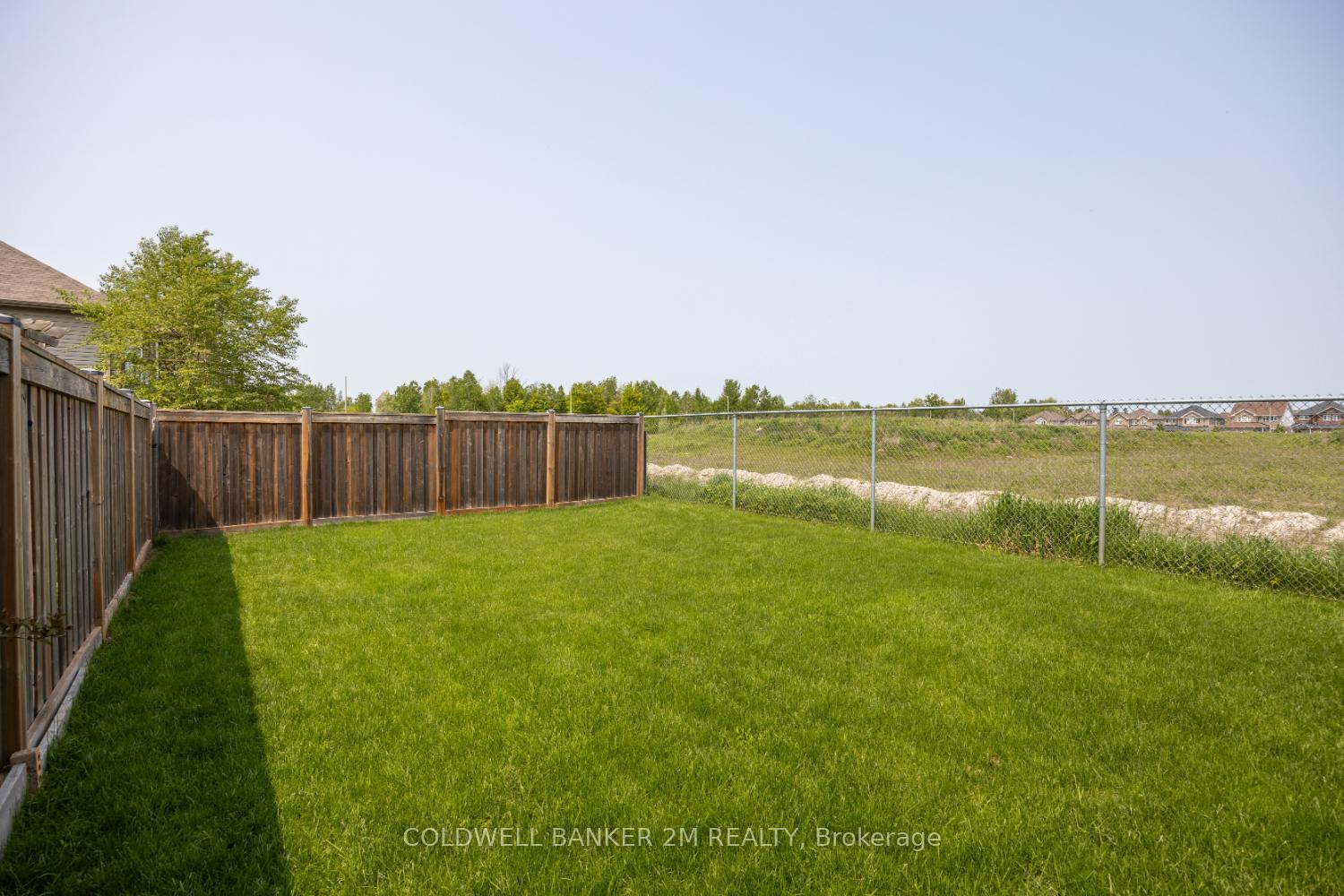 Photo 23 of 142 Daiseyfield Avenue, Clarington, Courtice — HOMEH
