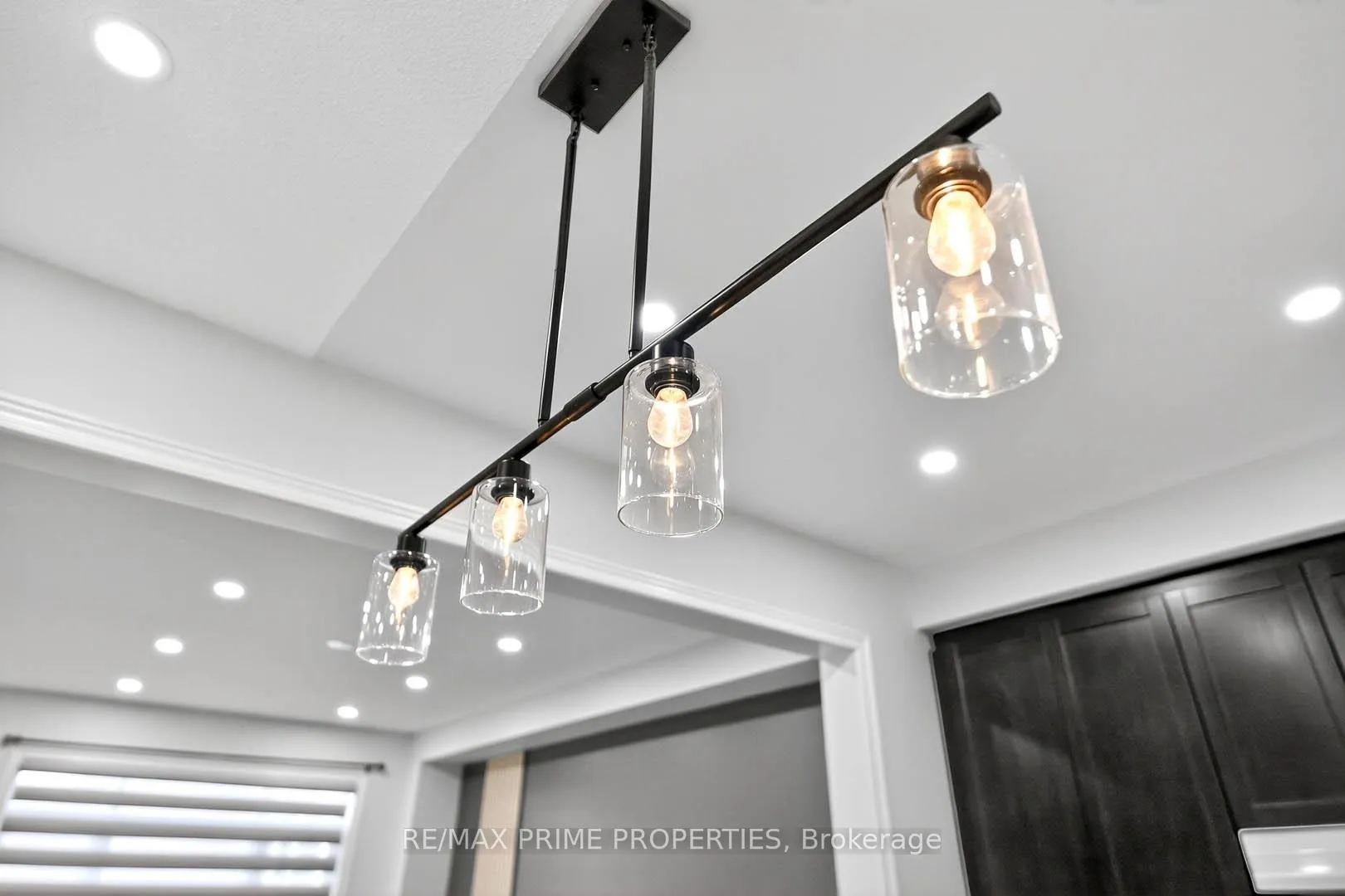 Photo 18 of 14 Primo Road, Brampton, Northwest Brampton — HOMEH
