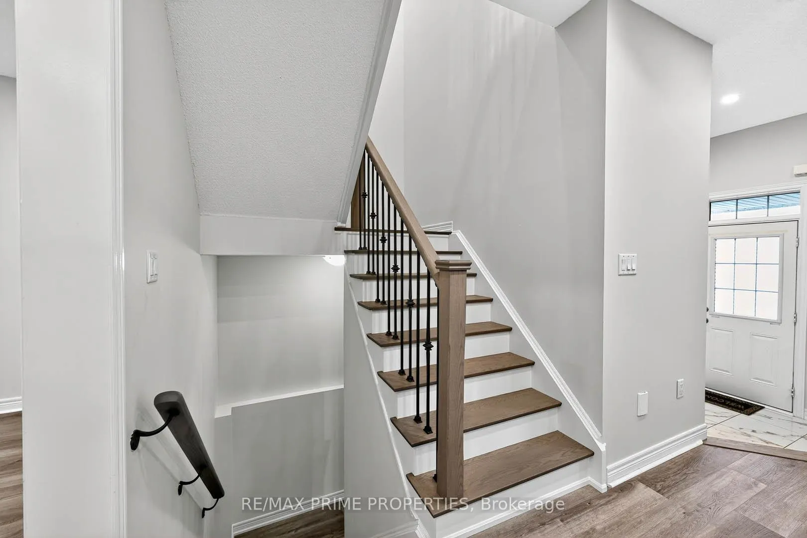 Photo 21 of 14 Primo Road, Brampton, Northwest Brampton — HOMEH