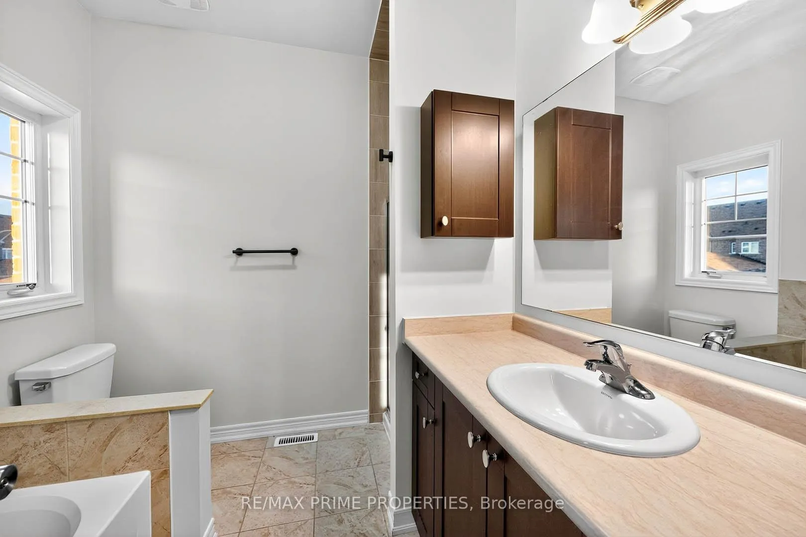 Photo 28 of 14 Primo Road, Brampton, Northwest Brampton — HOMEH