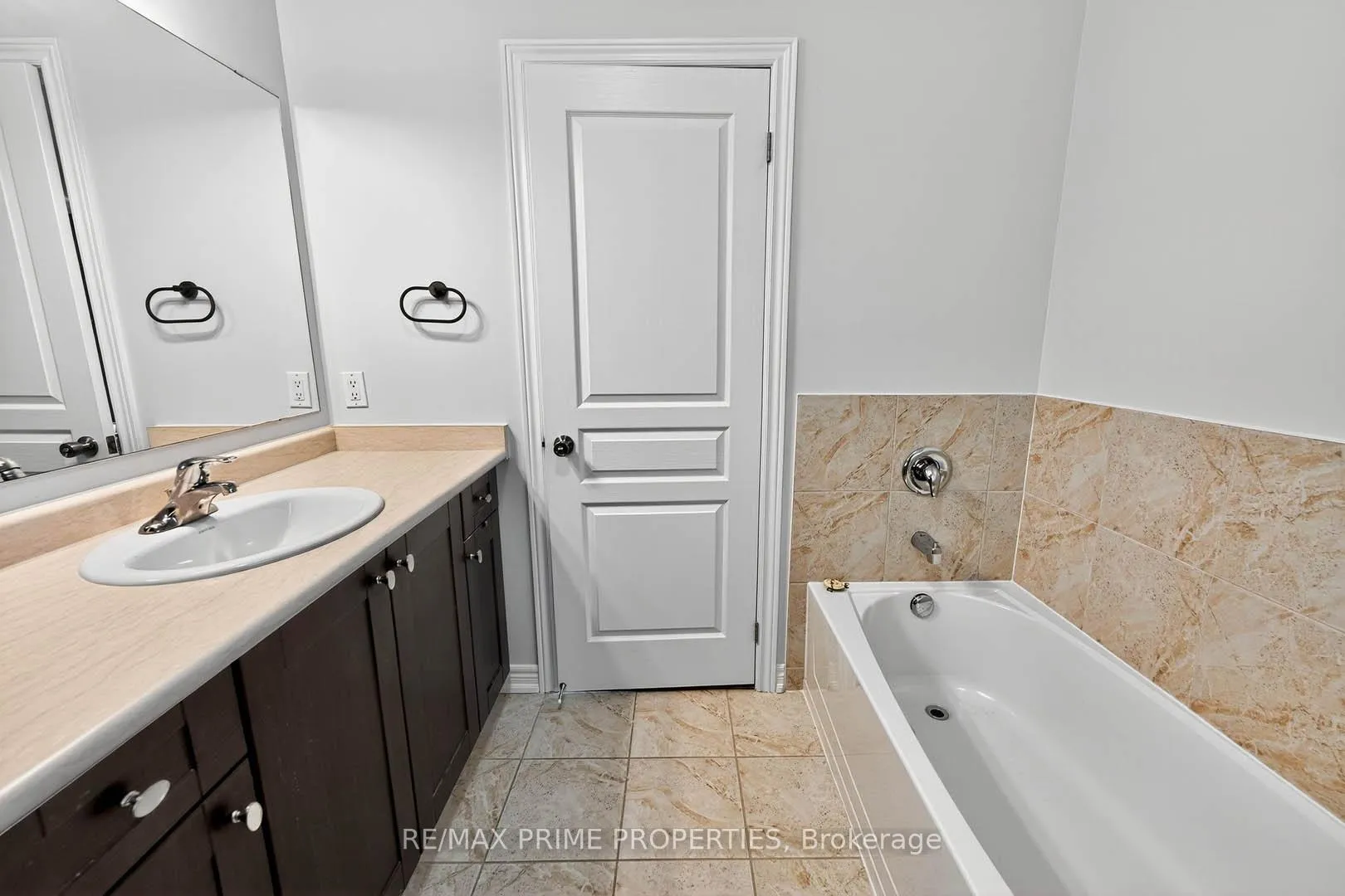 Photo 32 of 14 Primo Road, Brampton, Northwest Brampton — HOMEH