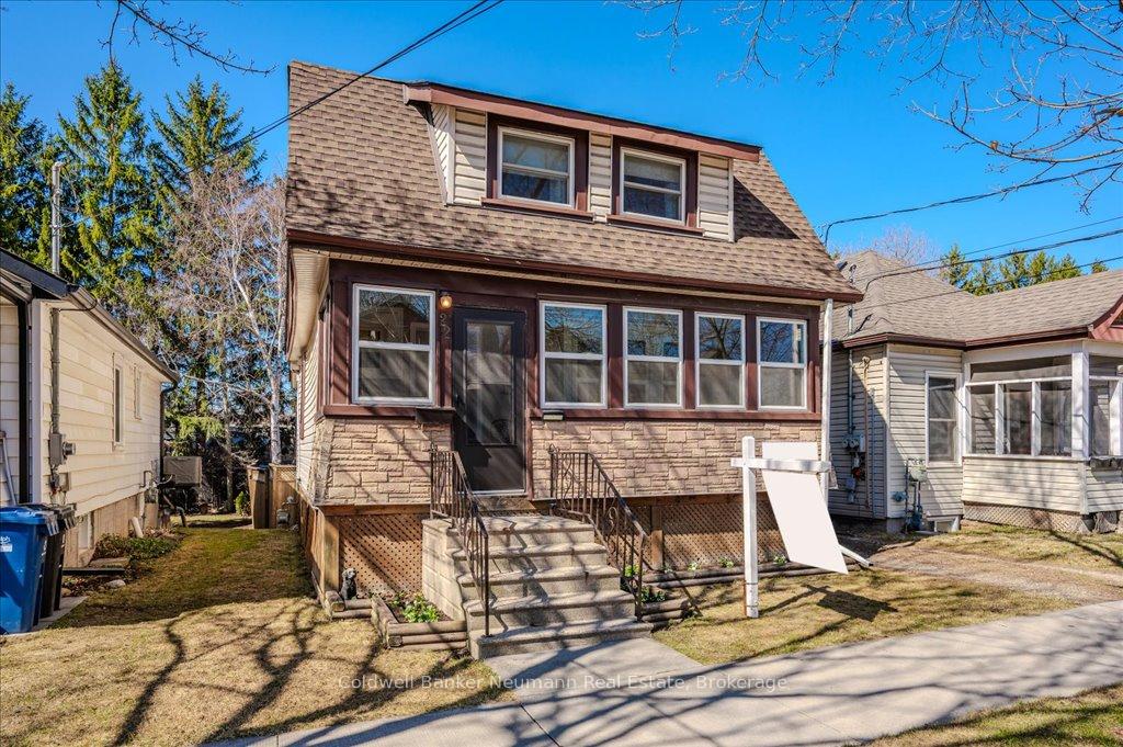 Front of 22 Simcoe Street