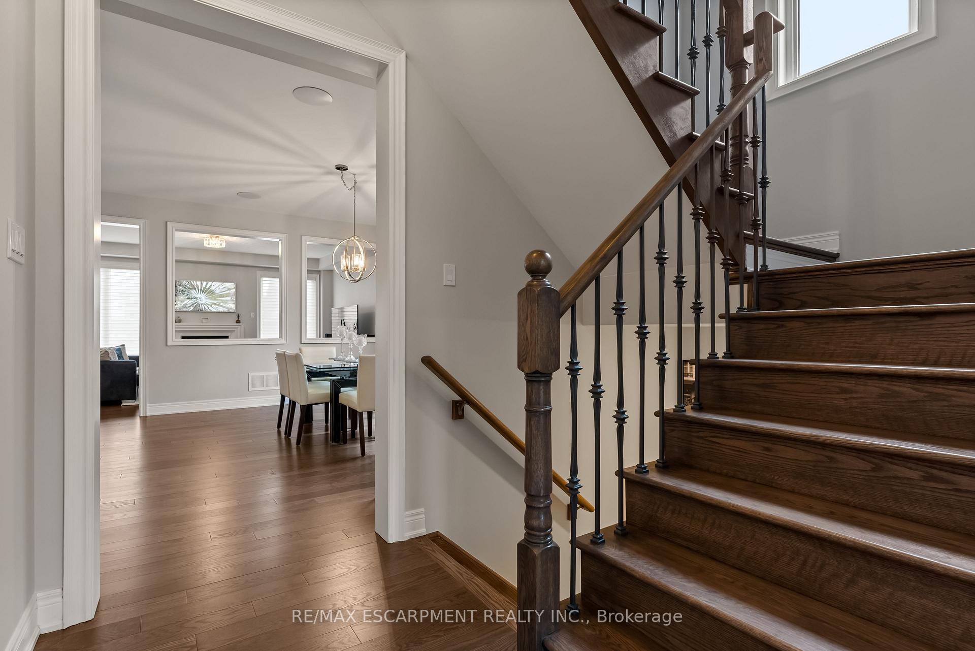 Photo 6 of 129 Fingland Crescent, Hamilton, Waterdown — HOMEH