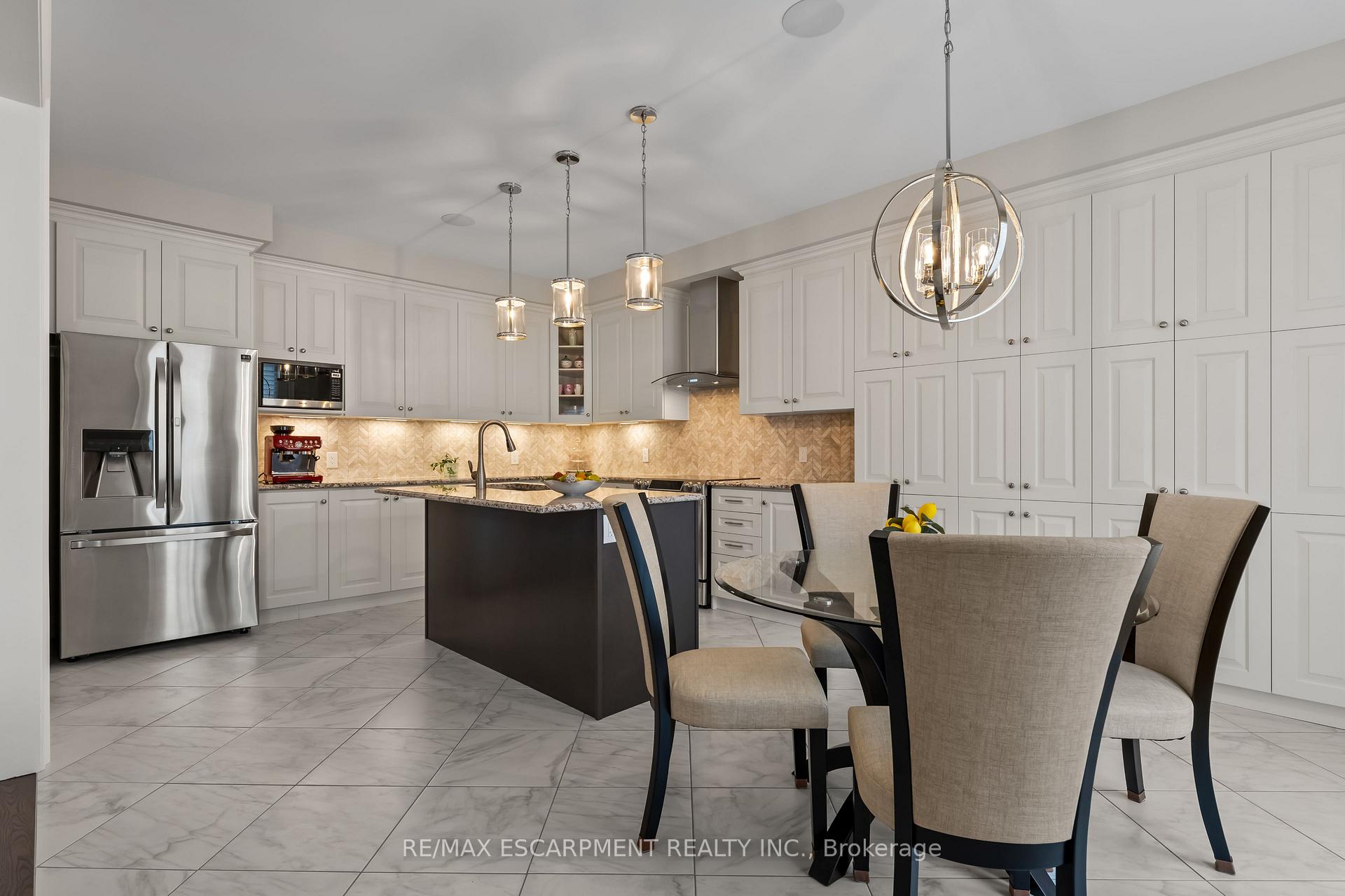 Photo 19 of 129 Fingland Crescent, Hamilton, Waterdown — HOMEH
