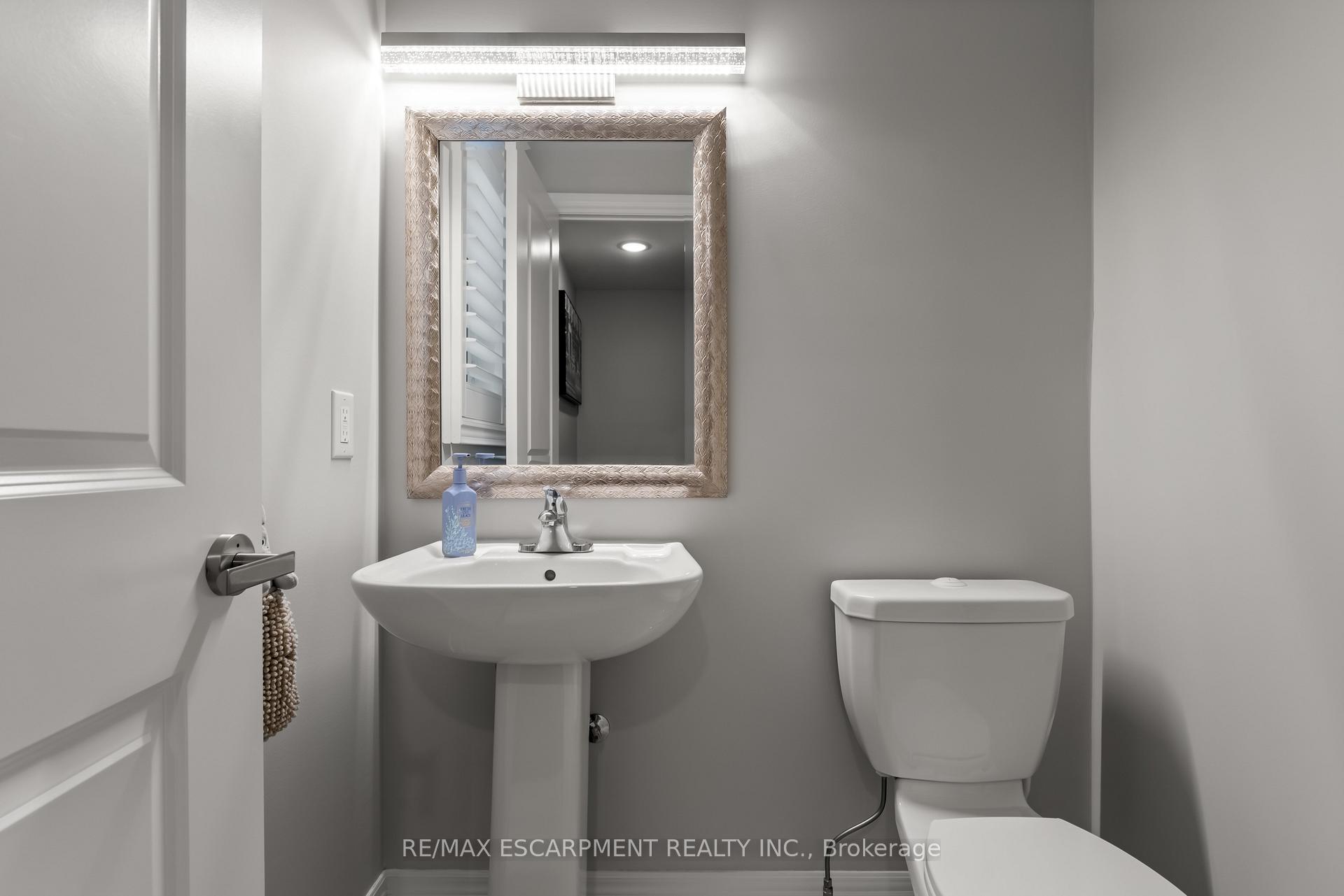 Photo 20 of 129 Fingland Crescent, Hamilton, Waterdown — HOMEH