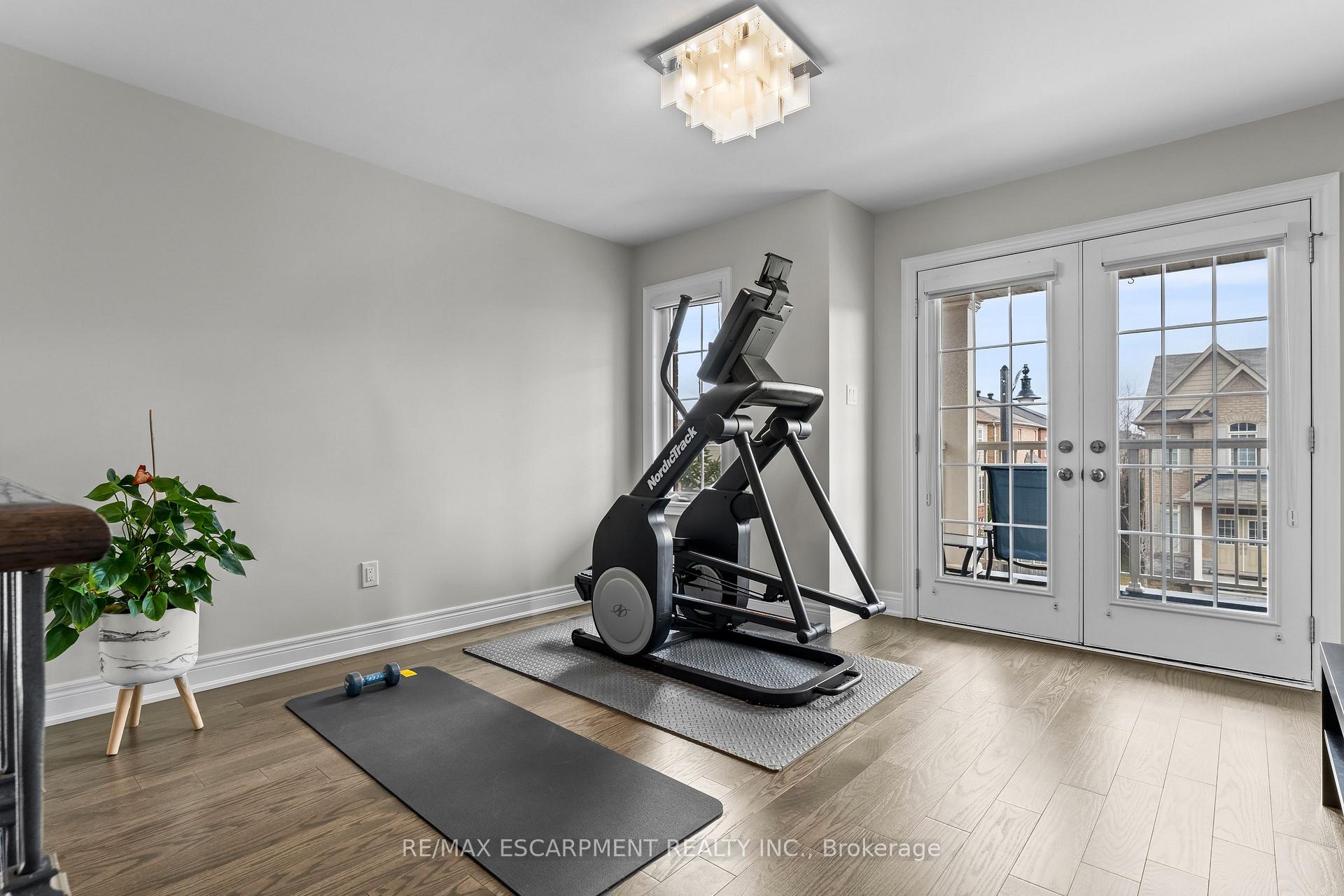 Photo 23 of 129 Fingland Crescent, Hamilton, Waterdown — HOMEH
