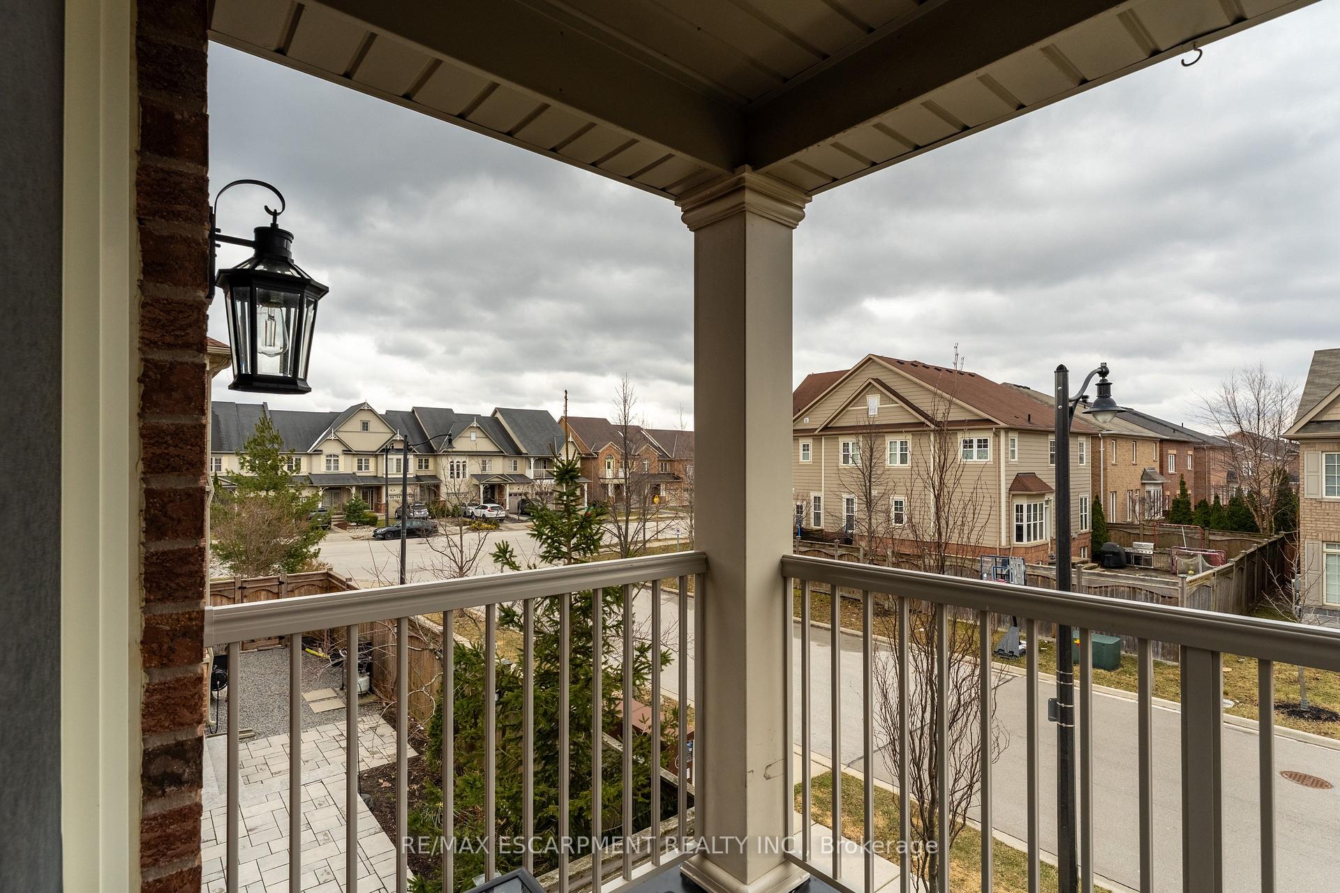 Photo 24 of 129 Fingland Crescent, Hamilton, Waterdown — HOMEH