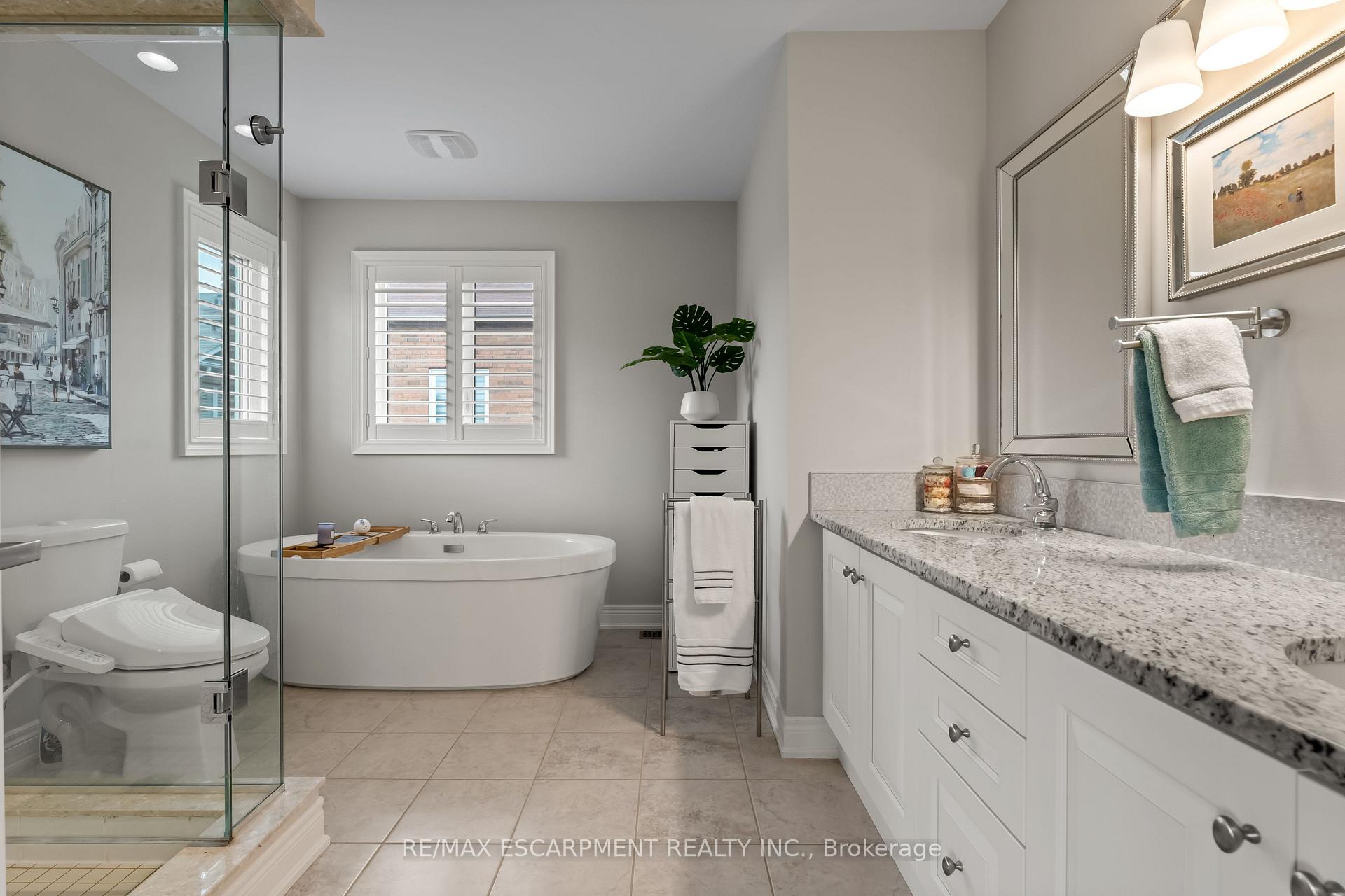 Photo 35 of 129 Fingland Crescent, Hamilton, Waterdown — HOMEH