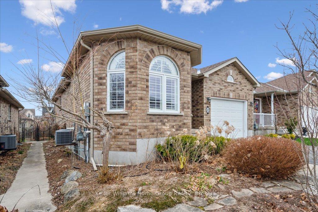 Photo 5 of 32 Penfold Drive, Guelph, Grange Road — HOMEH