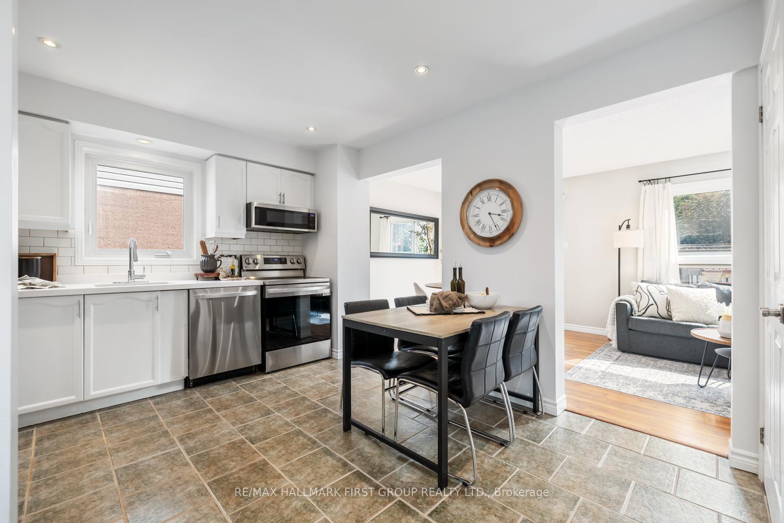 Photo 3 of 25 Kershaw Street, Clarington, Bowmanville — HOMEH