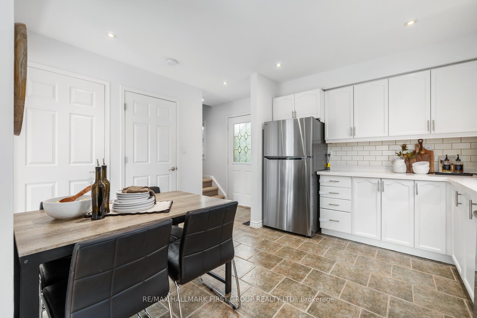 Photo 5 of 25 Kershaw Street, Clarington, Bowmanville — HOMEH