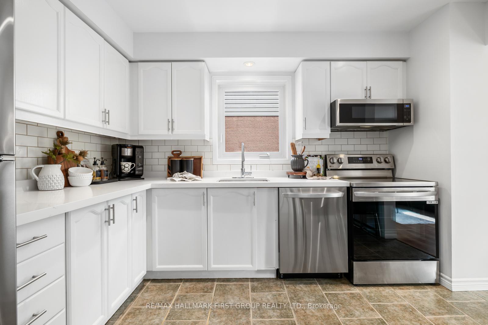 Photo 8 of 25 Kershaw Street, Clarington, Bowmanville — HOMEH