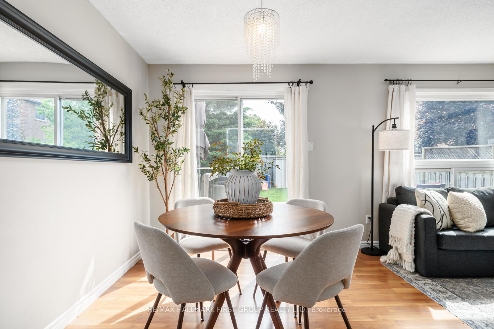 Photo 10 of 25 Kershaw Street, Clarington, Bowmanville — HOMEH