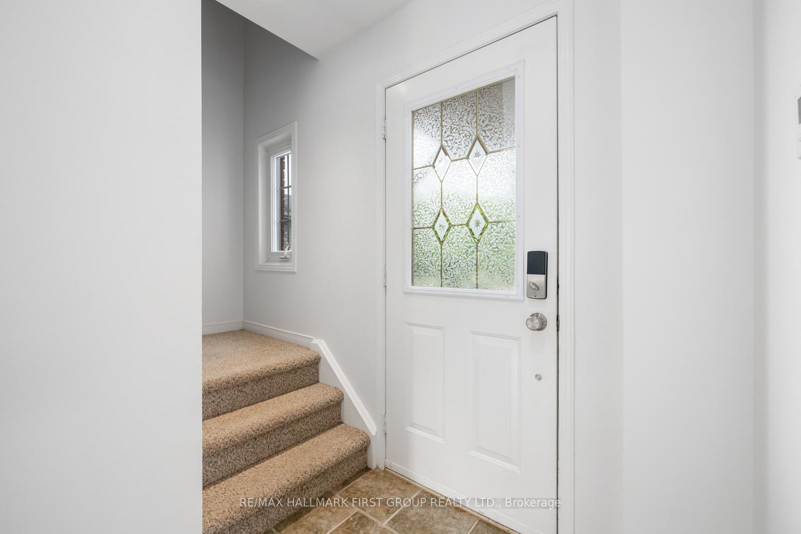 Photo 15 of 25 Kershaw Street, Clarington, Bowmanville — HOMEH