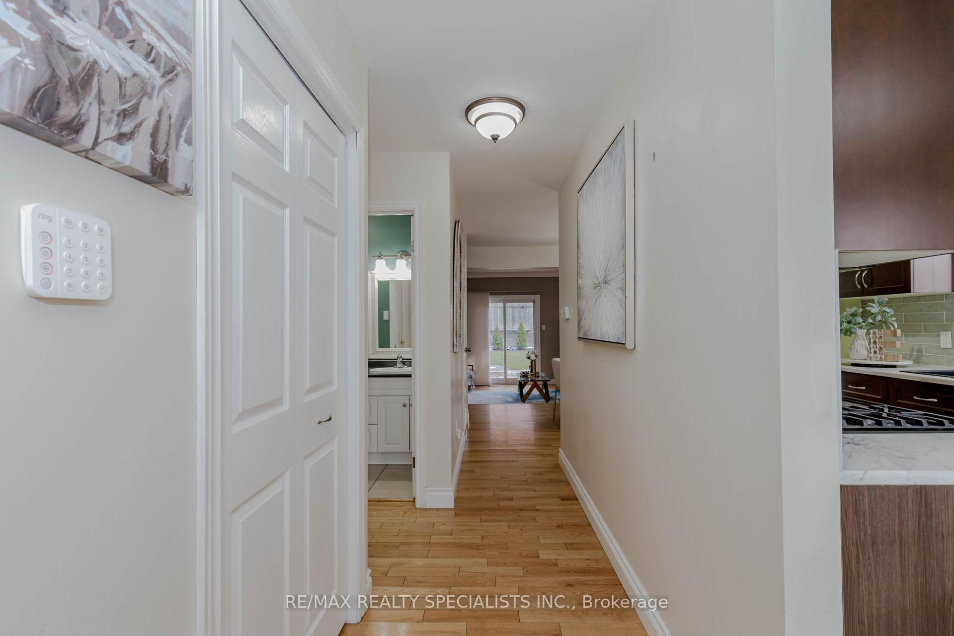 Photo 6 of 15 Cindy Avenue, Cambridge — HOMEH