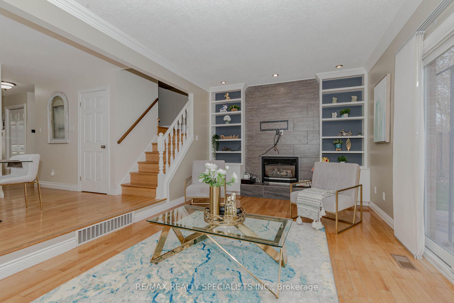 Photo 16 of 15 Cindy Avenue, Cambridge — HOMEH