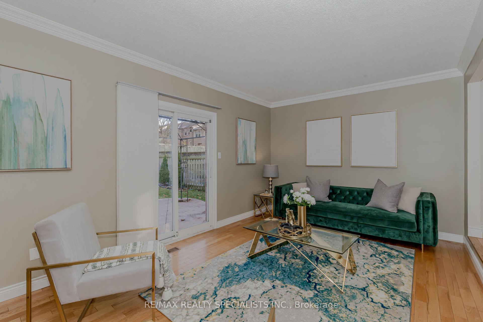 Photo 17 of 15 Cindy Avenue, Cambridge — HOMEH