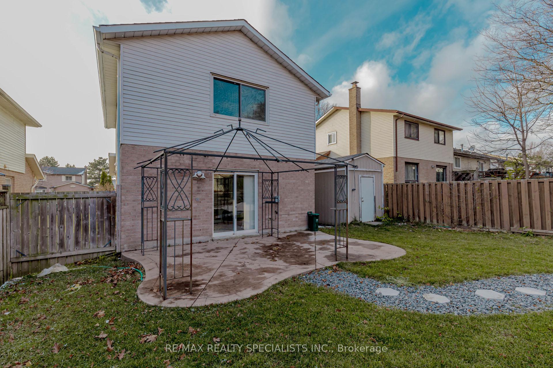 Photo 32 of 15 Cindy Avenue, Cambridge — HOMEH