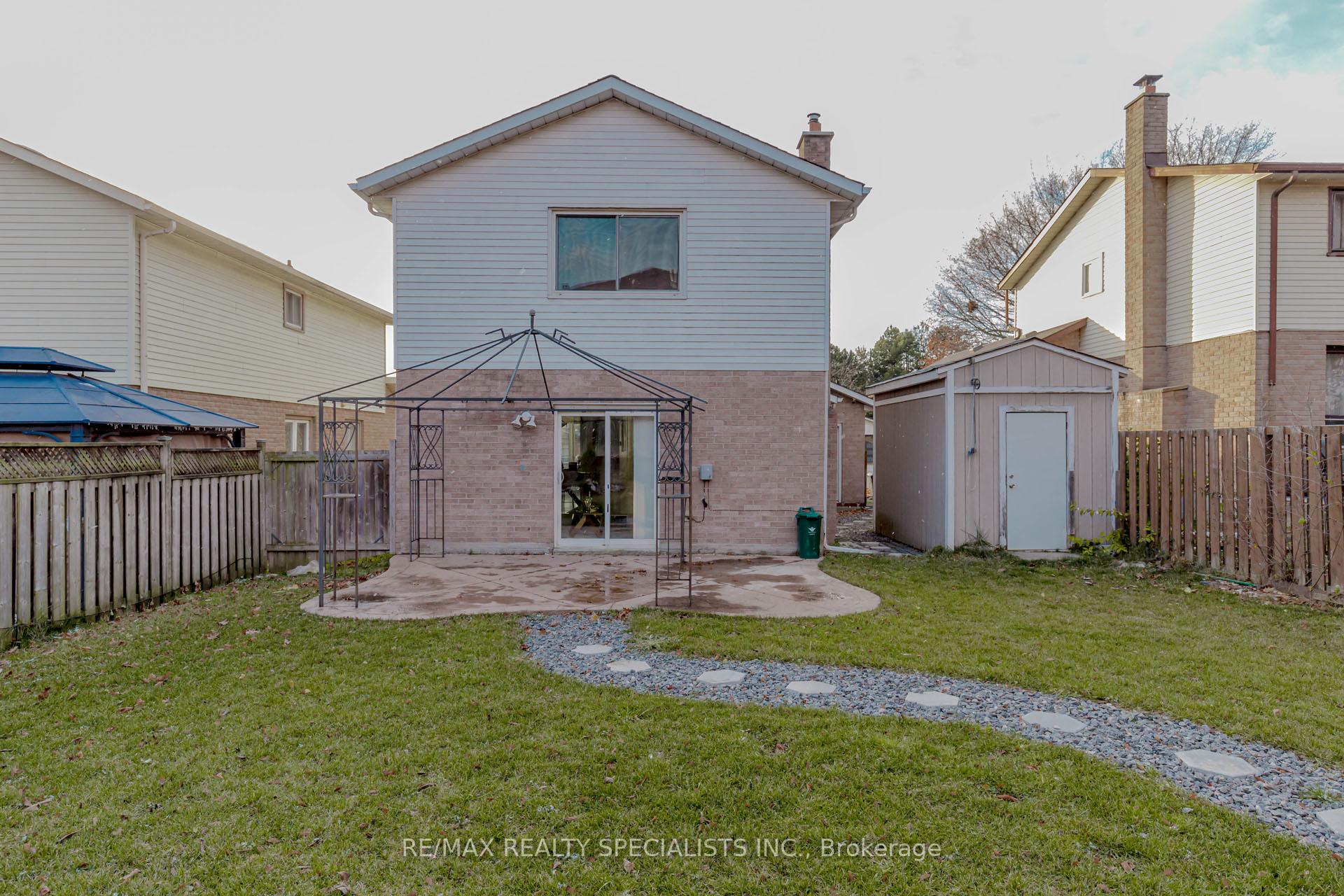 Photo 33 of 15 Cindy Avenue, Cambridge — HOMEH