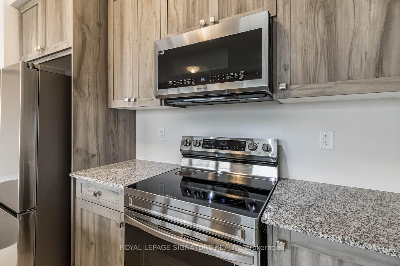 Photo 13 of 56 Freedom Crescent, Hamilton, Mount Hope — HOMEH