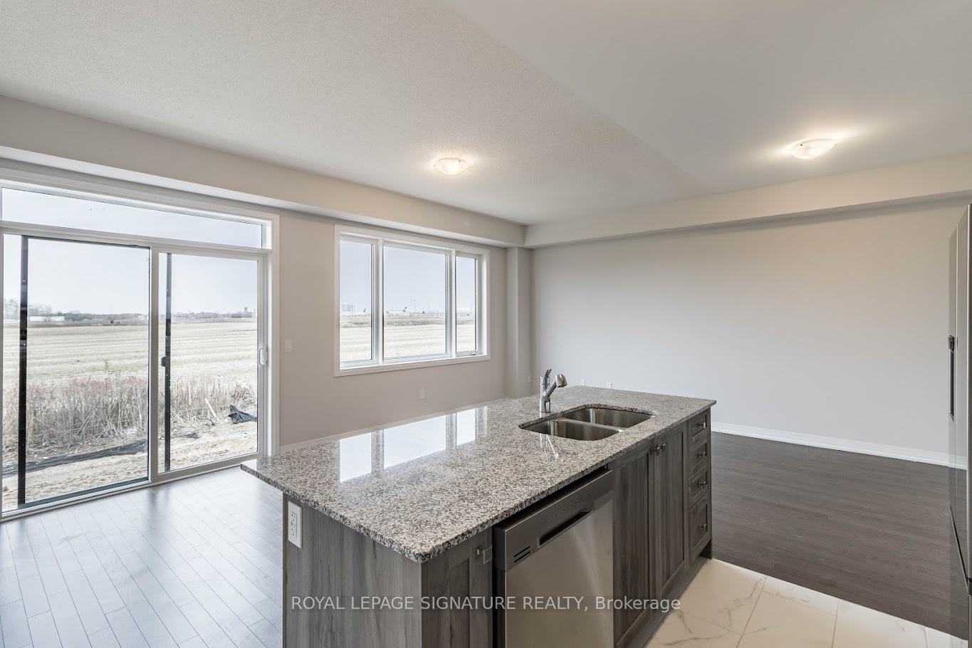 Photo 14 of 56 Freedom Crescent, Hamilton, Mount Hope — HOMEH