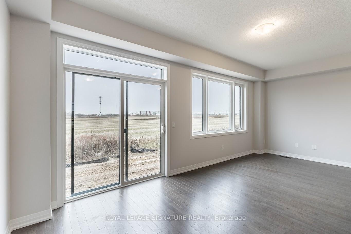 Photo 15 of 56 Freedom Crescent, Hamilton, Mount Hope — HOMEH