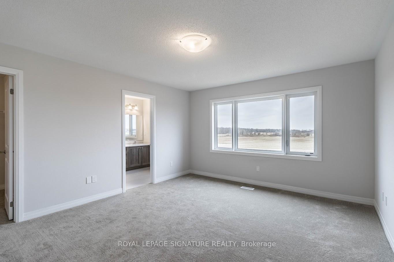 Photo 23 of 56 Freedom Crescent, Hamilton, Mount Hope — HOMEH