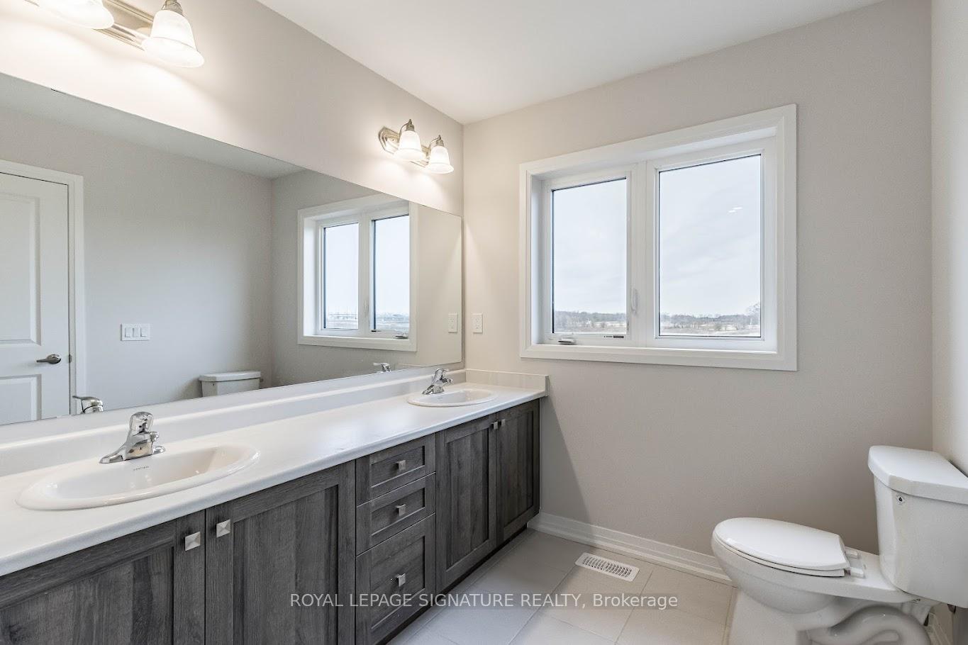 Photo 29 of 56 Freedom Crescent, Hamilton, Mount Hope — HOMEH