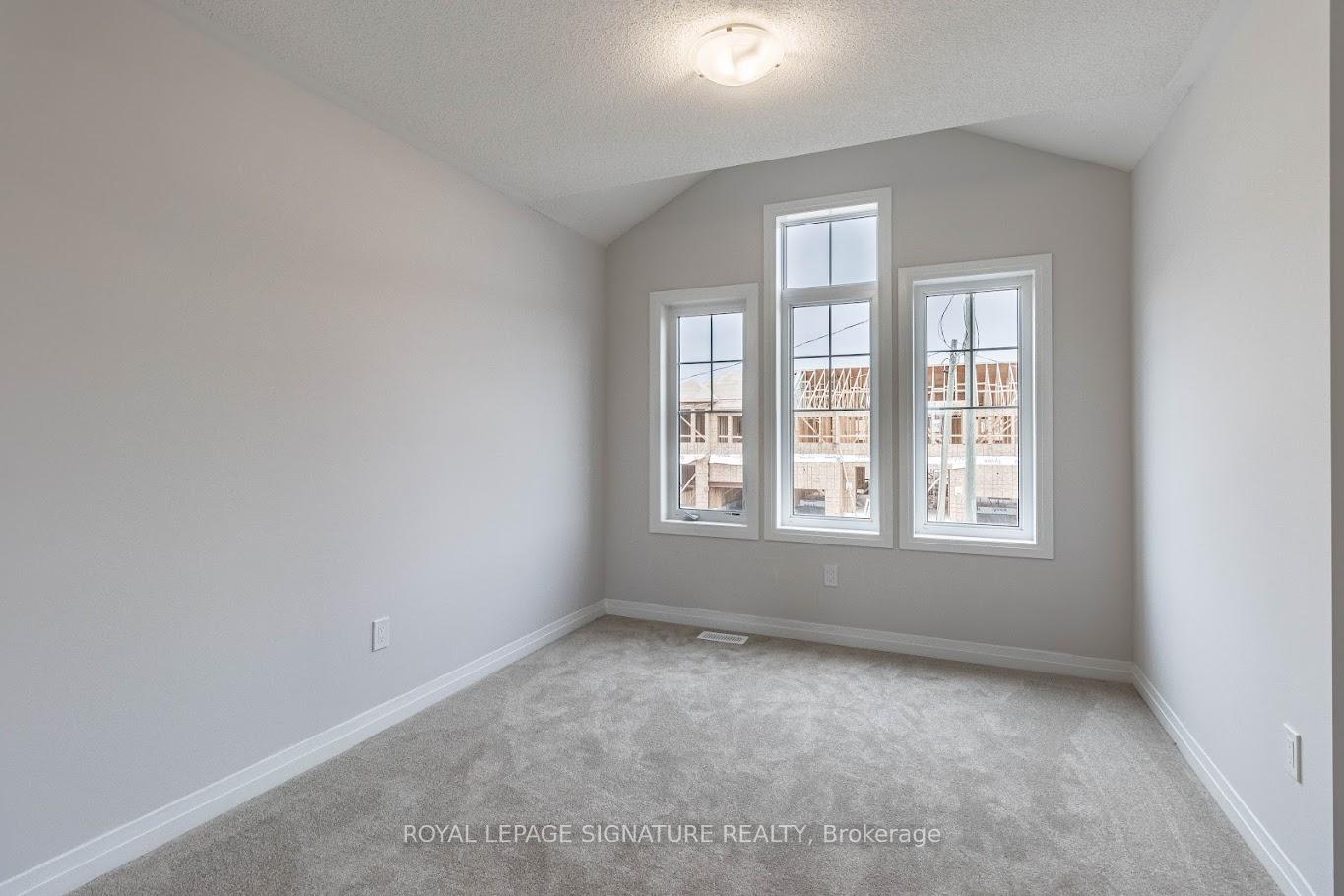 Photo 30 of 56 Freedom Crescent, Hamilton, Mount Hope — HOMEH