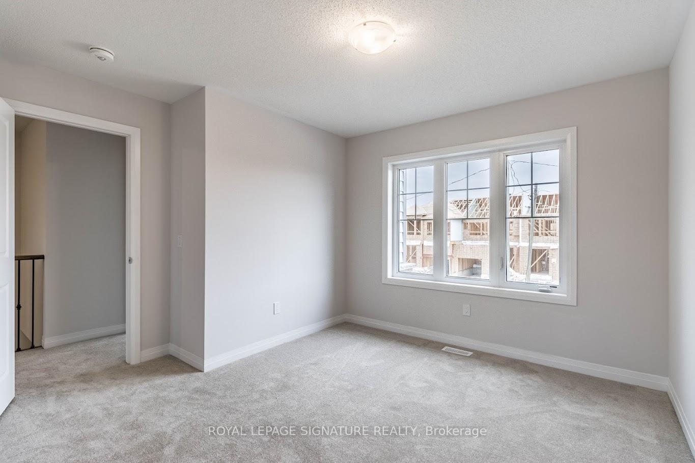 Photo 33 of 56 Freedom Crescent, Hamilton, Mount Hope — HOMEH