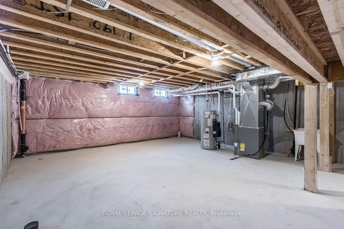Photo 44 of 56 Freedom Crescent, Hamilton, Mount Hope — HOMEH