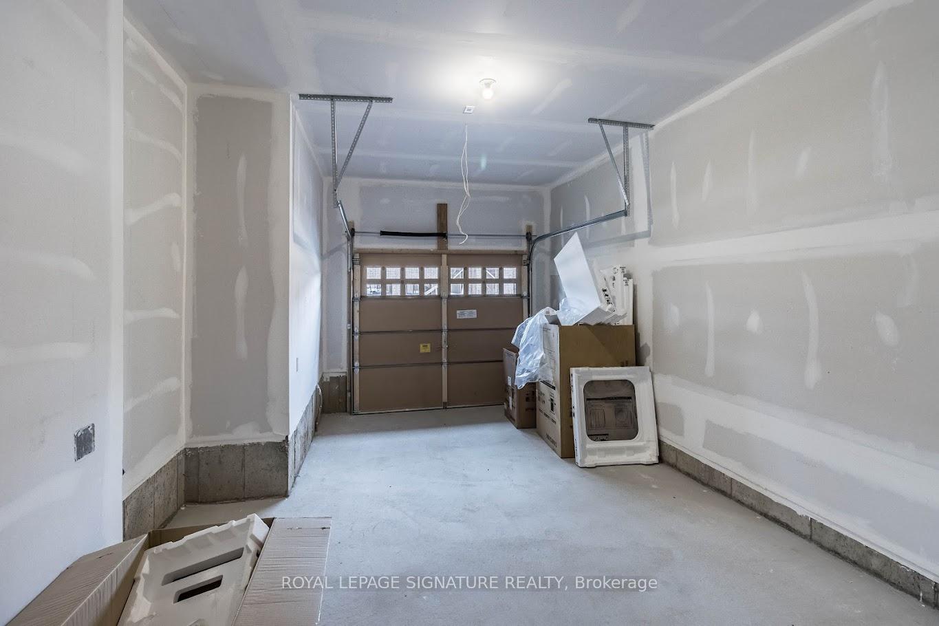 Photo 46 of 56 Freedom Crescent, Hamilton, Mount Hope — HOMEH